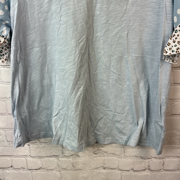 BloomChic Blue Leopard Contrast Ruffle Trim Raglan Sleeve T-Shirt Size L… - Picture 5 of 6